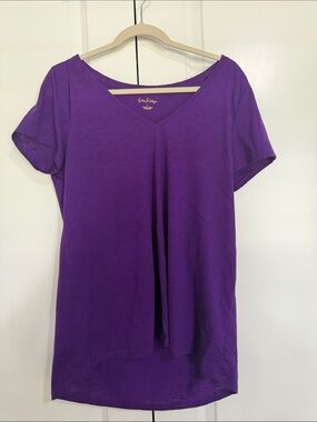Lilly Pulitzer Short Sleeve V-Neck Tee in Purple